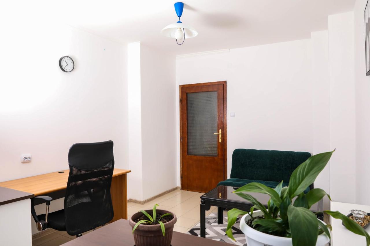 Krichim Apartments,Three-Bedroom, Large Apartment, Top Center Sofia Buitenkant foto
