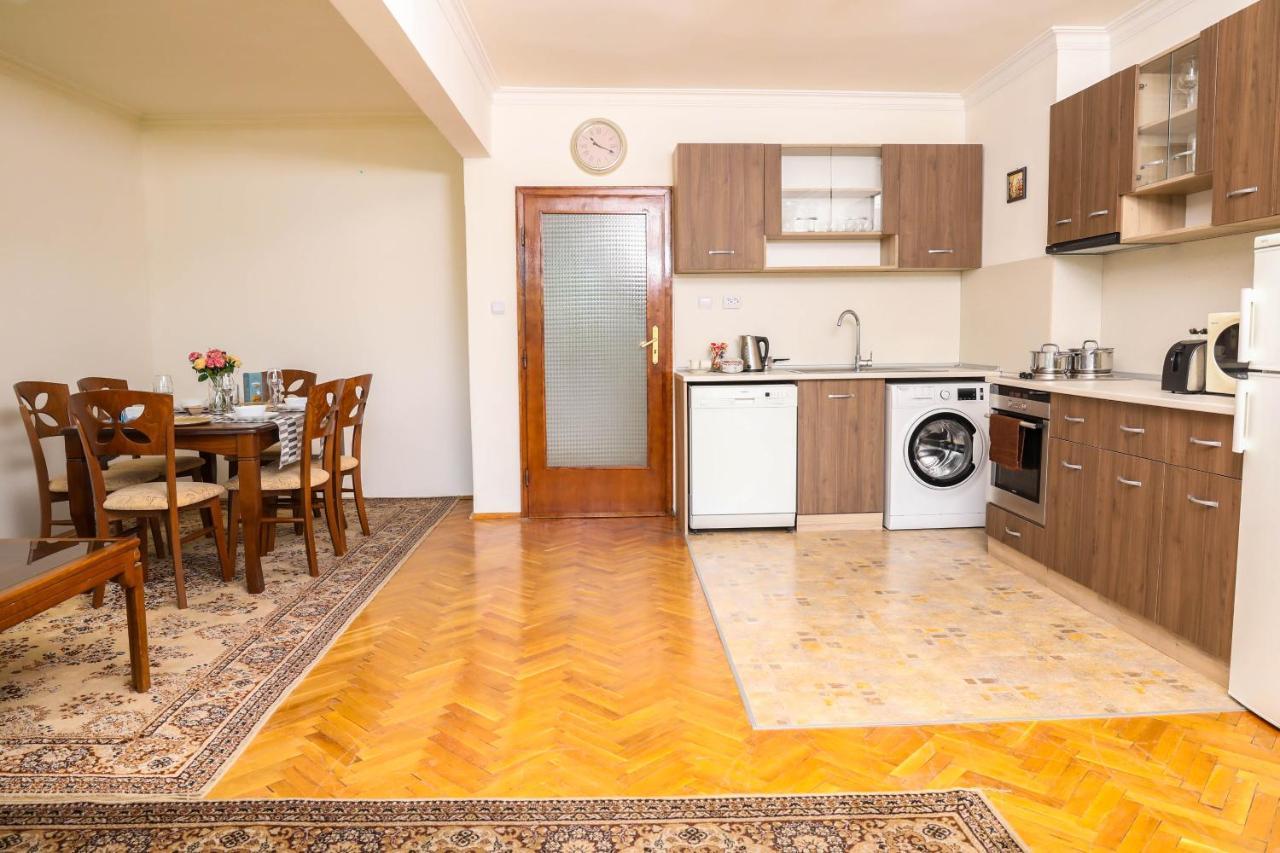 Krichim Apartments,Three-Bedroom, Large Apartment, Top Center Sofia Buitenkant foto